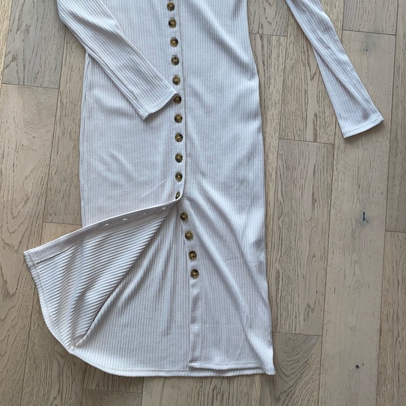 Forever 21 Beige MIDI Button up dress (Size M) - Picture 2 of 2